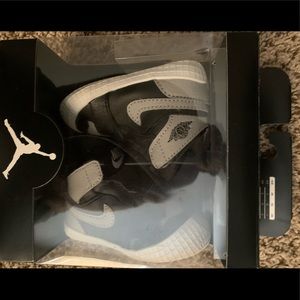 Jordan 1 crib bootie